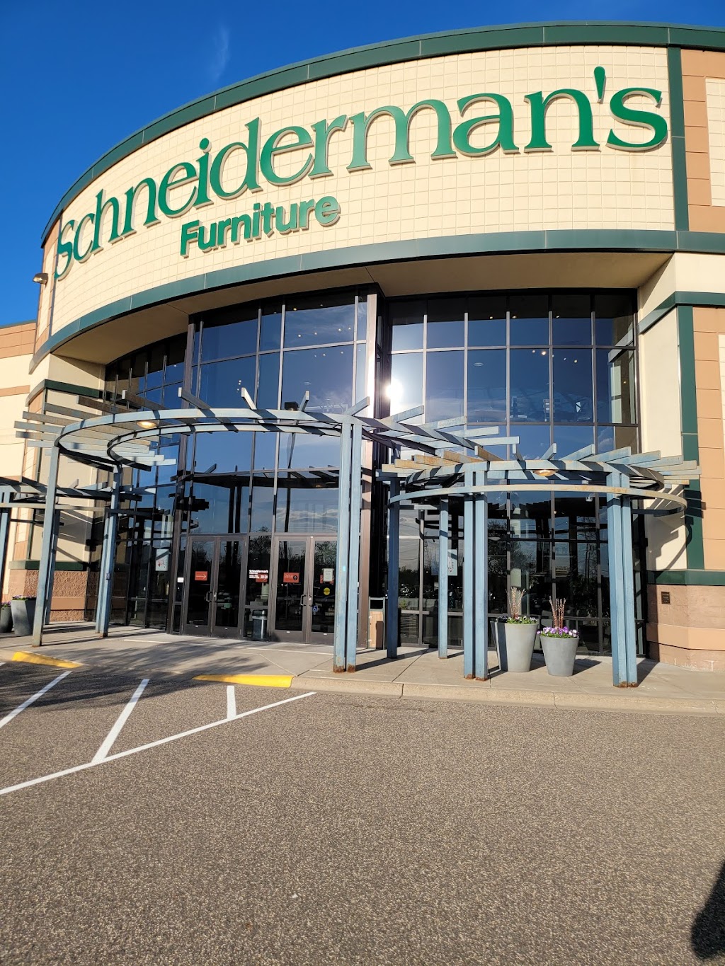 Schneidermans Furniture | 1600 Annapolis Ln N, Plymouth, MN 55441, USA | Phone: (763) 551-3544