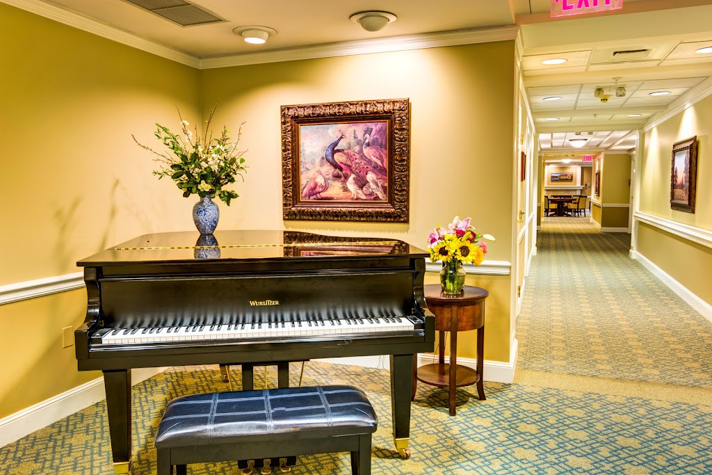 Townehall Place of West Bloomfield | 4460 Orchard Lake Rd, West Bloomfield Township, MI 48323, USA | Phone: (248) 683-1010