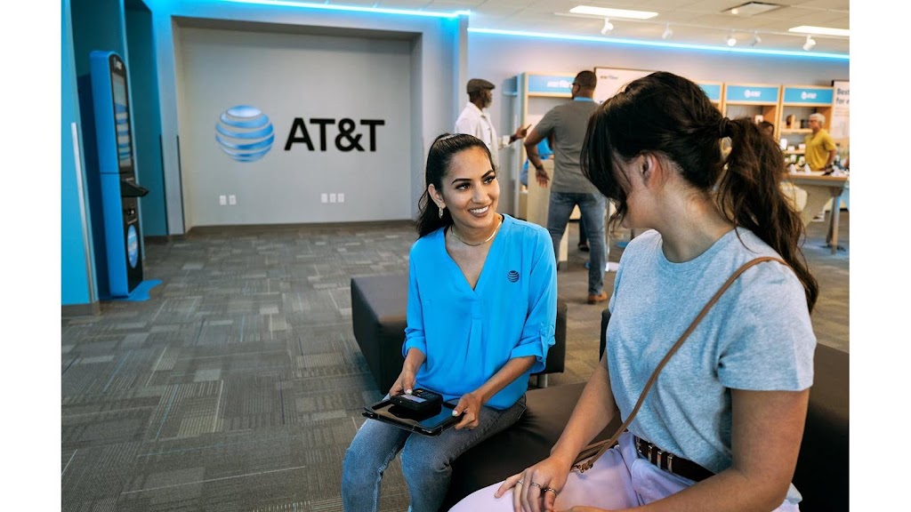 AT&T Store | 2244 N Center St, Bonham, TX 75418, USA | Phone: (903) 640-1222