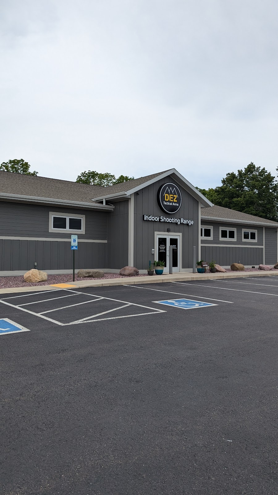 DEZ Indoor Shooting Range | 1223 South Blvd, Baraboo, WI 53913, USA | Phone: (608) 448-4040