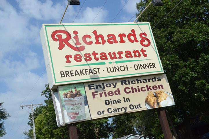 Richards Restaurant | 864 E 45th St, Marion, IN 46953, USA | Phone: (765) 677-8254