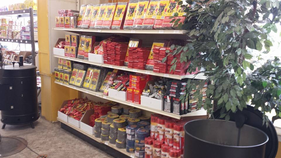 Save-U-More Fireworks | 737 Kansas Ave, Kansas City, KS 66105, USA | Phone: (913) 963-9182