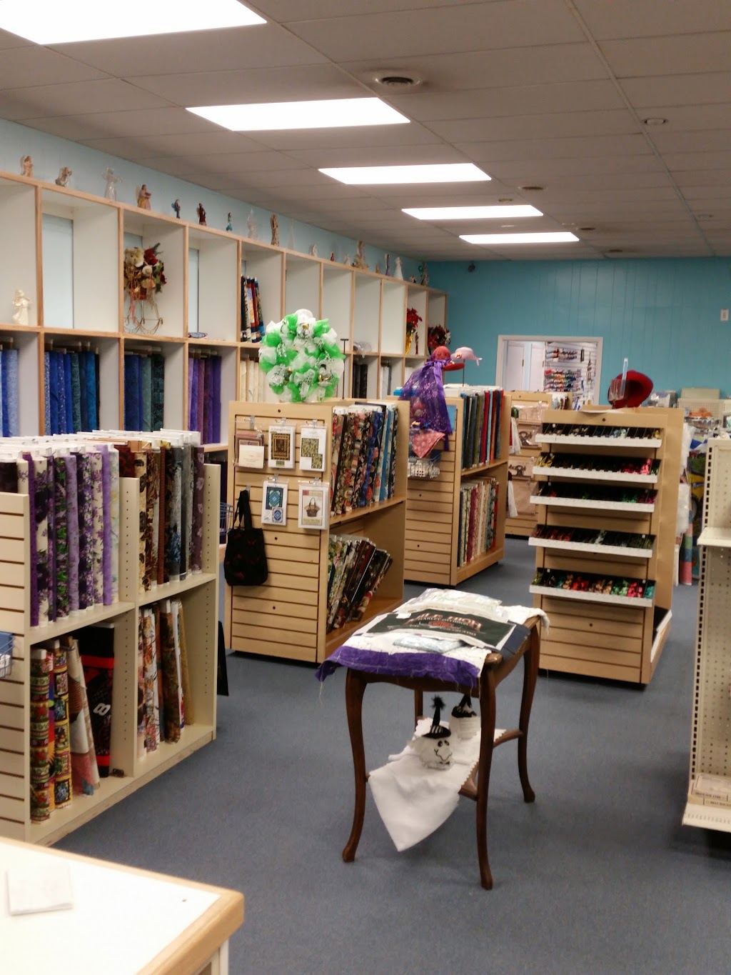 Creative Collectible Quilts and Crafts | 332 E Square, Humboldt, NE 68376, USA | Phone: (402) 862-4001