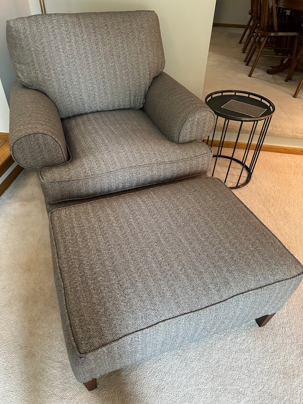 Jerrys Upholstery | 2645 White Bear Ave #4, Maplewood, MN 55109, USA | Phone: (651) 484-5156