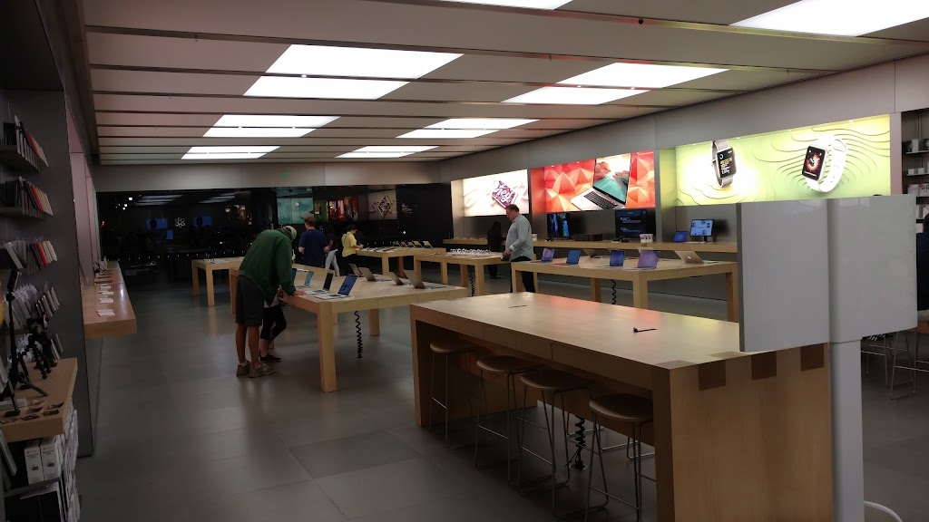 Apple Carlsbad | 1923 Calle Barcelona, Carlsbad, CA 92009, USA | Phone: (760) 697-9800