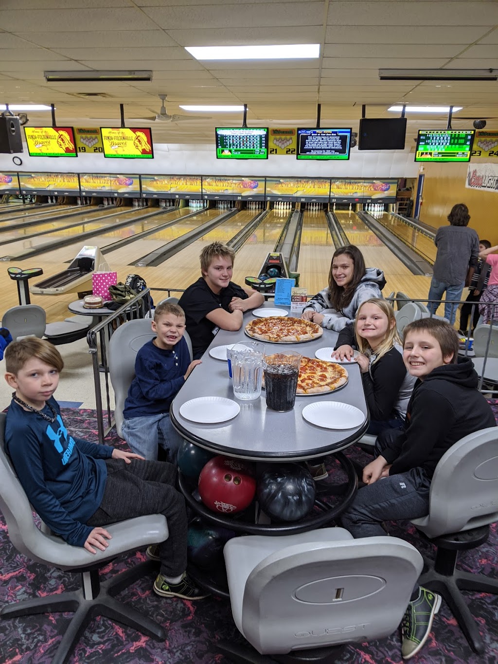 Kellys Imperial Lanes | 249 Wallins Corners Rd, Amsterdam, NY 12010, USA | Phone: (518) 842-6490