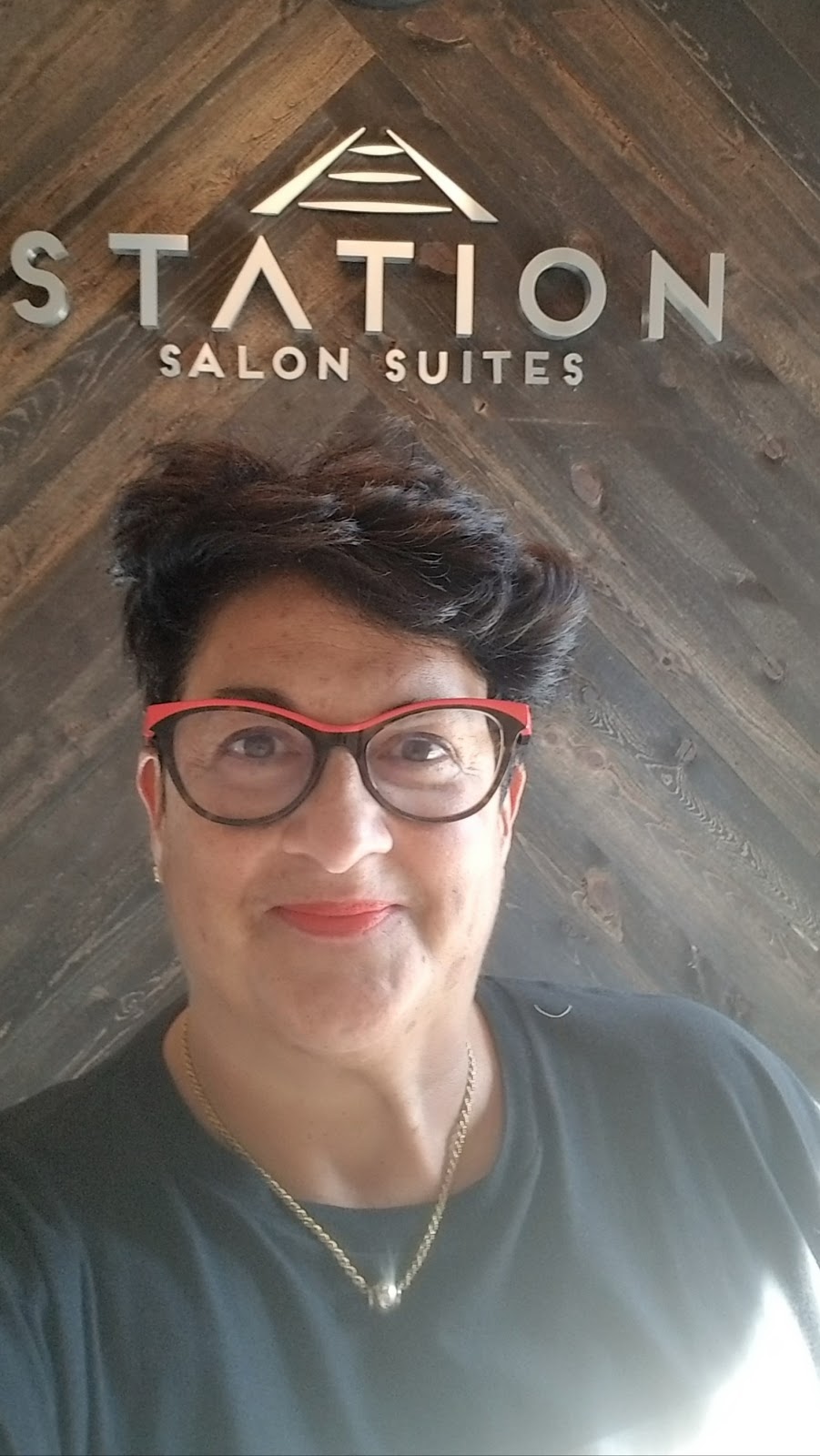 Gina Coloni Independent Hair Stylist at Station Salon Suites | Station Salon Suites, 898 Hope St Suite 102, Stamford, CT 06907, USA | Phone: (203) 505-3895