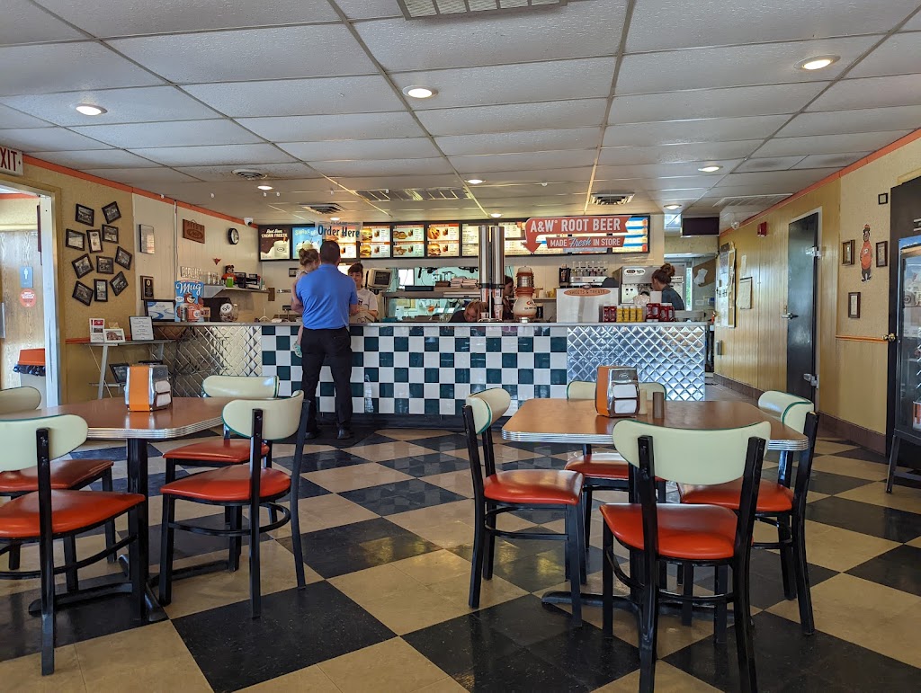 A&W Restaurant | 601 N Main St, Edgerton, WI 53534, USA | Phone: (608) 884-8412