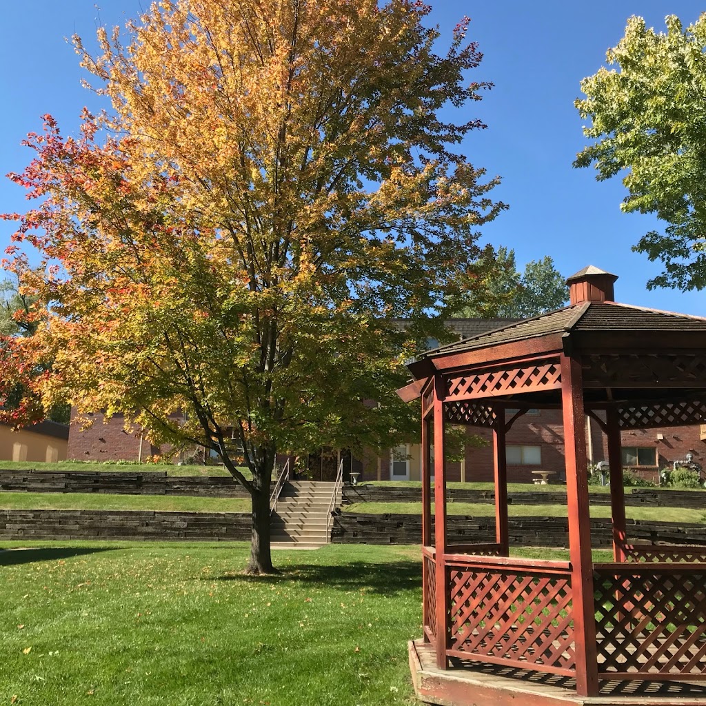 Greenbriar Apartments | 1400 Franklin Ave, Council Bluffs, IA 51503, USA | Phone: (712) 328-0255