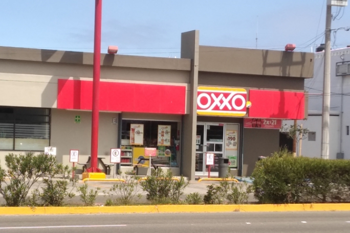 OXXO | Calle Pedregal 1701, Playas, El Pedregal, 22104 Tijuana, B.C., Mexico | Phone: 81 8320 2020