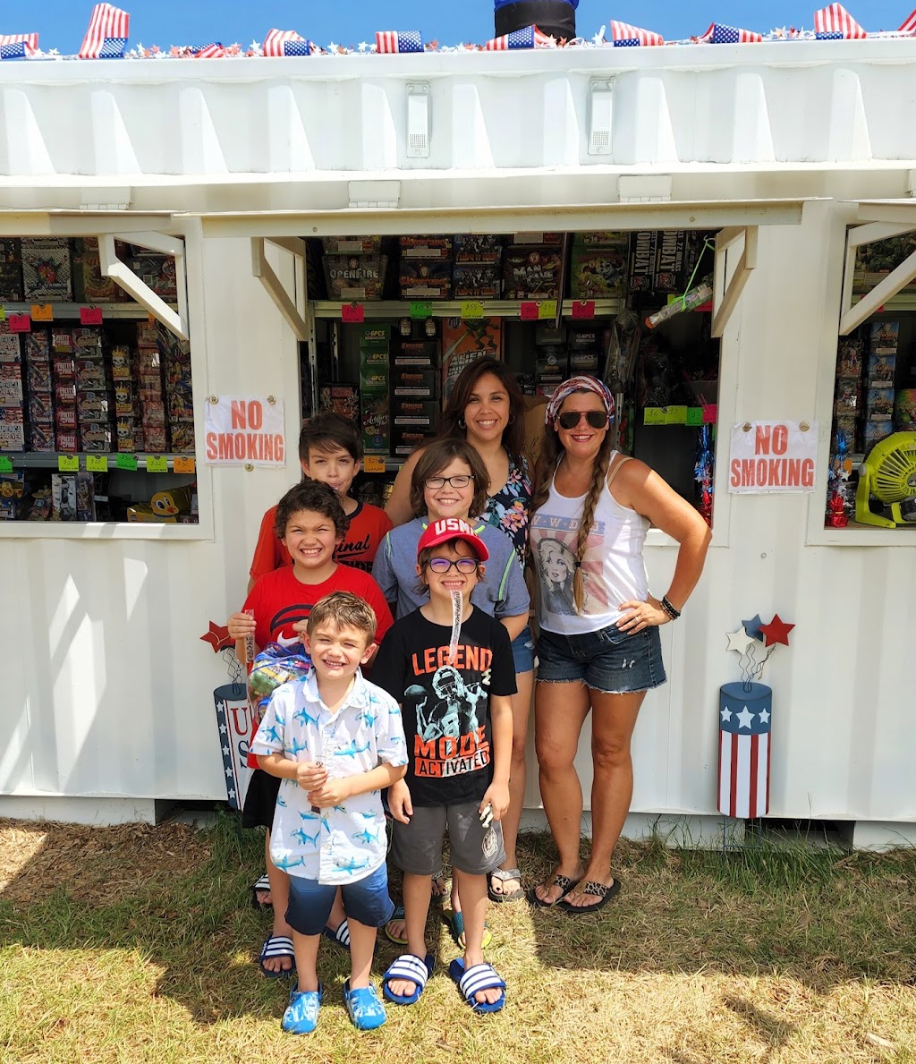 Team Family Fireworks | 1042 W Sherman Dr Suite 301, Aubrey, TX 76227, USA | Phone: (940) 343-5155