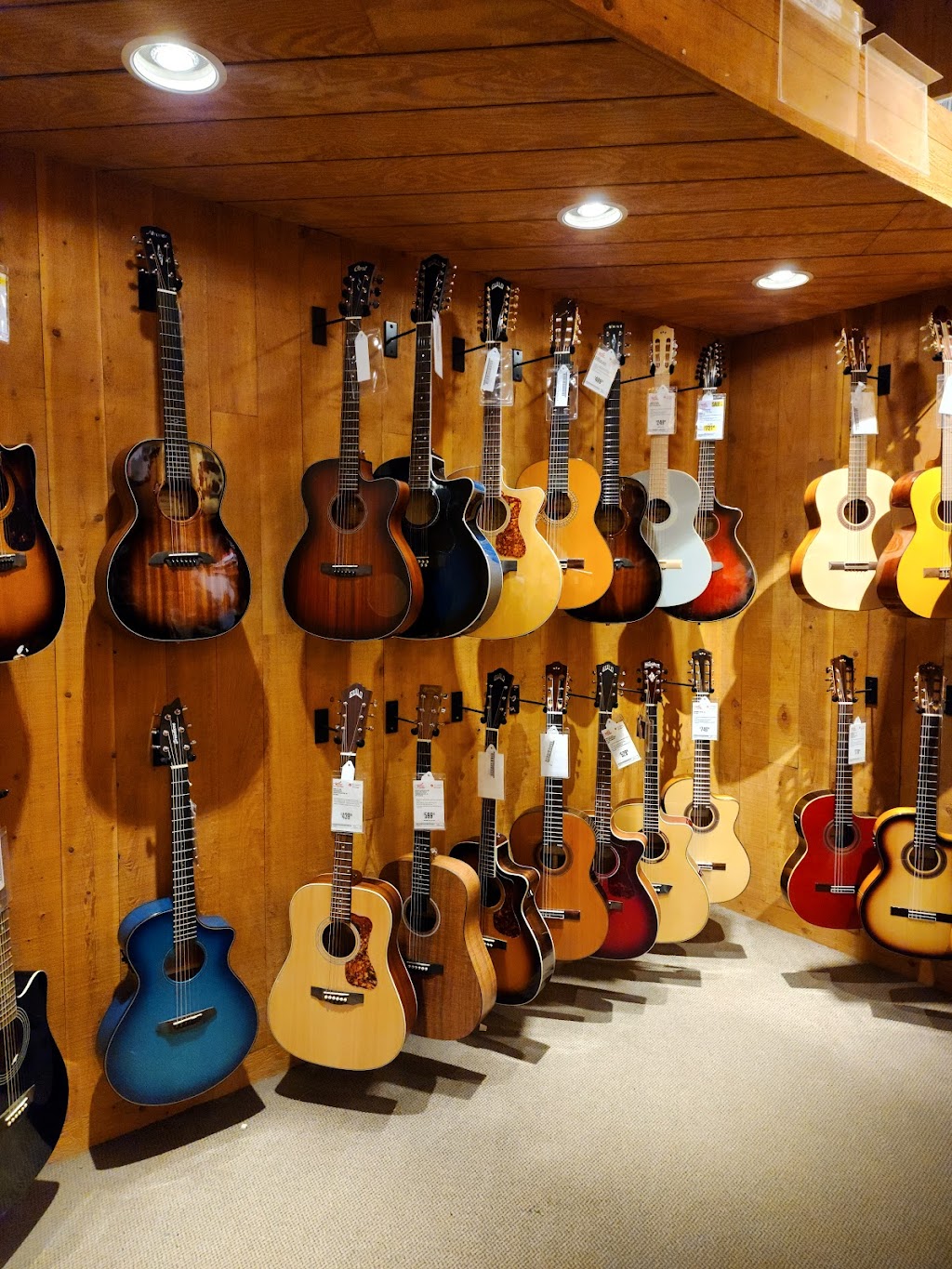 Guitar Center | 145 Wolf Rd, Colonie, NY 12205, USA | Phone: (518) 446-1500