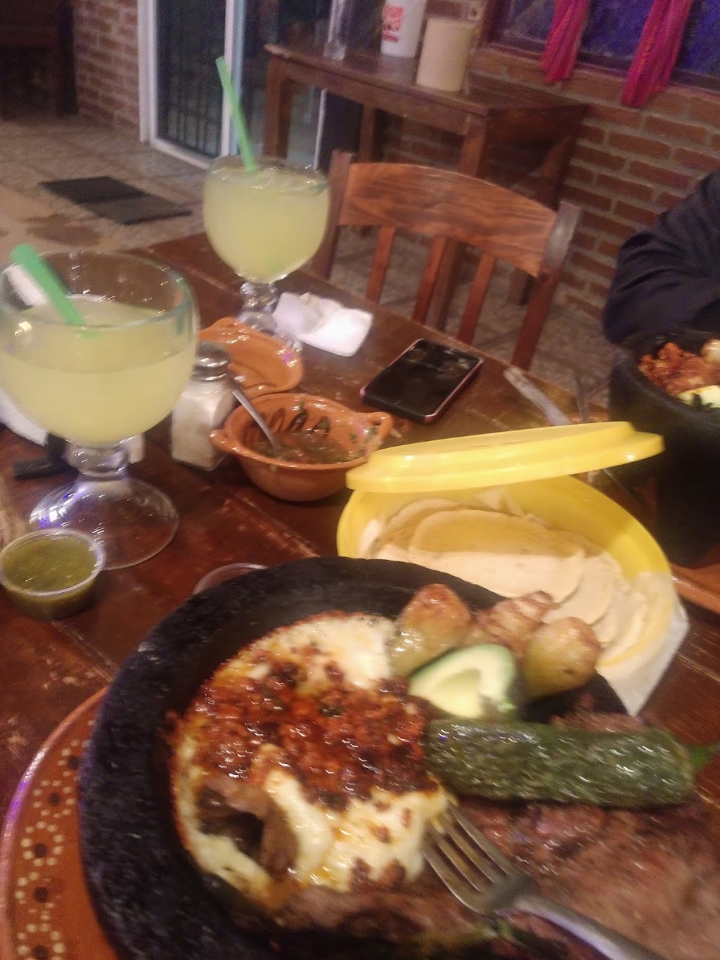 Restaurante El Rancho | México 2, Parcelas Ejido Zaragoza, 32599 Juárez, Chih., Mexico | Phone: 656 391 9090