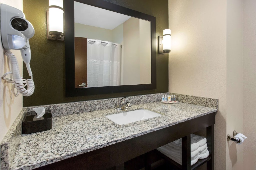 Comfort Inn & Suites Moore - Oklahoma City | 1401 N Moore Ave, Moore, OK 73160, USA | Phone: (405) 735-6200