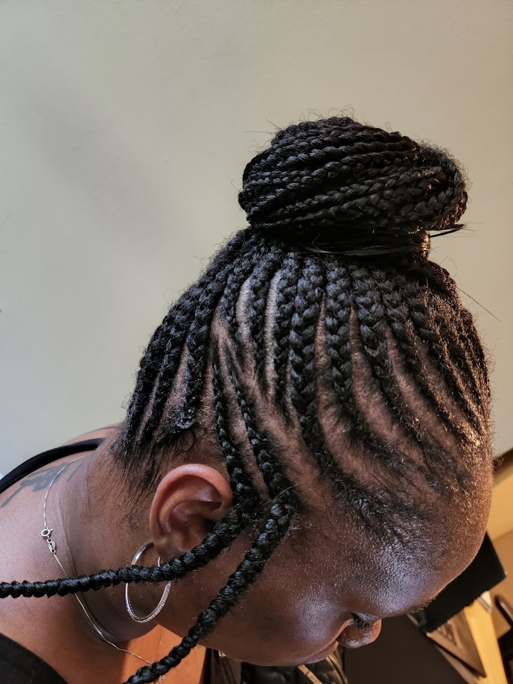 Authentic African Hair Braiding | 3901 Heritage Hills Dr, Bloomington, MN 55437, USA | Phone: (612) 449-7438