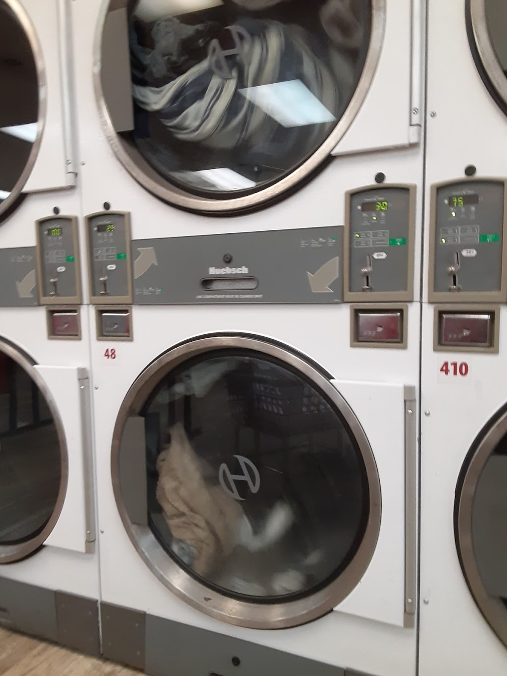 Duds & Suds Laundromat | 3130 Tuscarawas St W, Canton, OH 44708, USA | Phone: (330) 806-6464