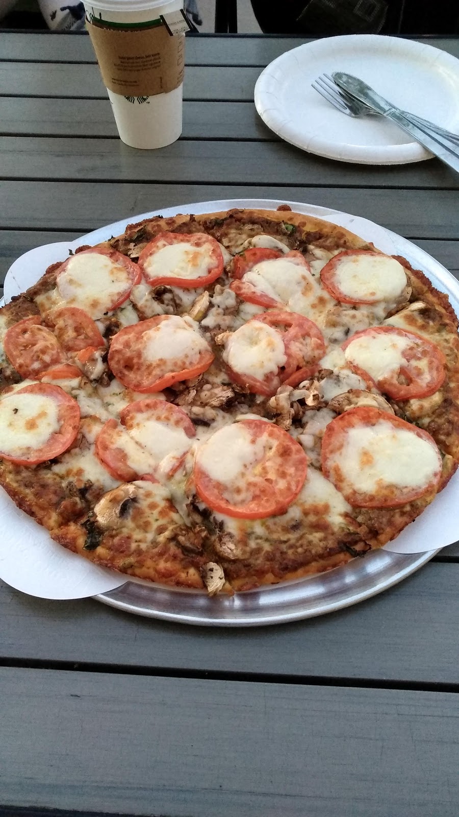 Fresh Brothers Pizza | 4751 Commons Way, Calabasas, CA 91302, USA | Phone: (818) 225-7555