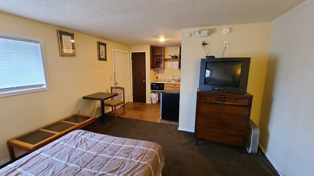 Brookside Motel | 19930 US-2, Monroe, WA 98272 | Phone: (360) 794-8832