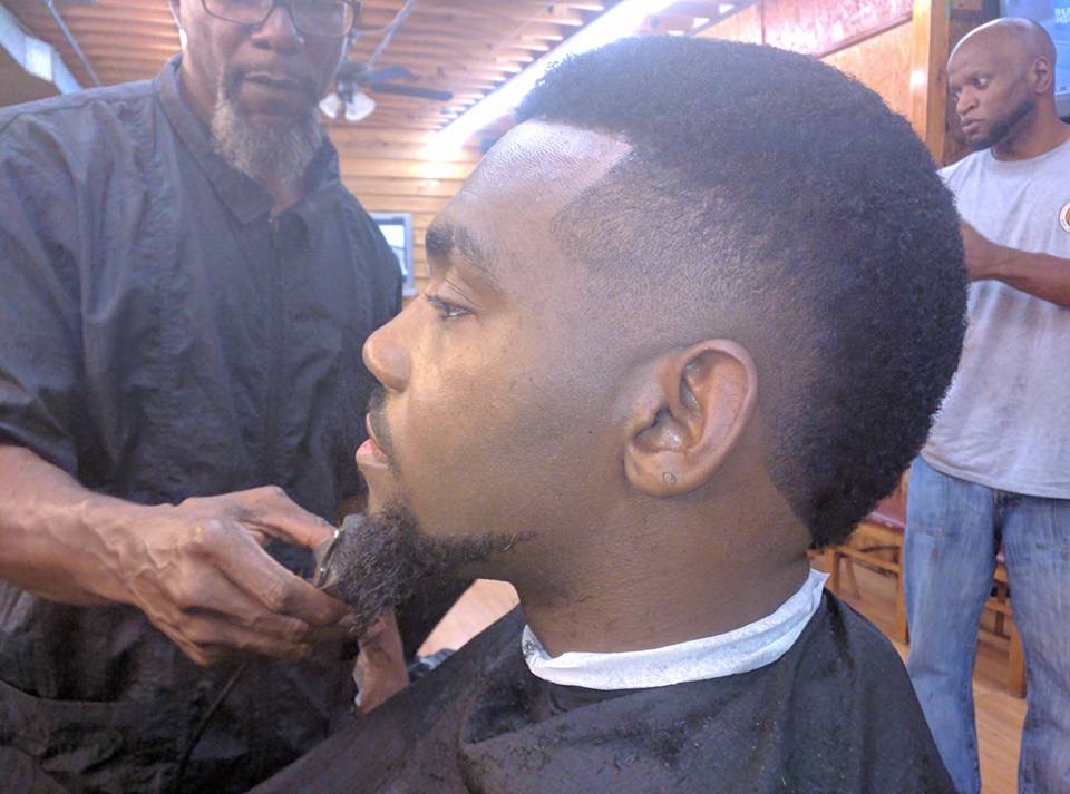 Donnas Barbershop | 3355 Stone Mountain Hwy, Snellville, GA 30078, USA | Phone: (470) 246-5782