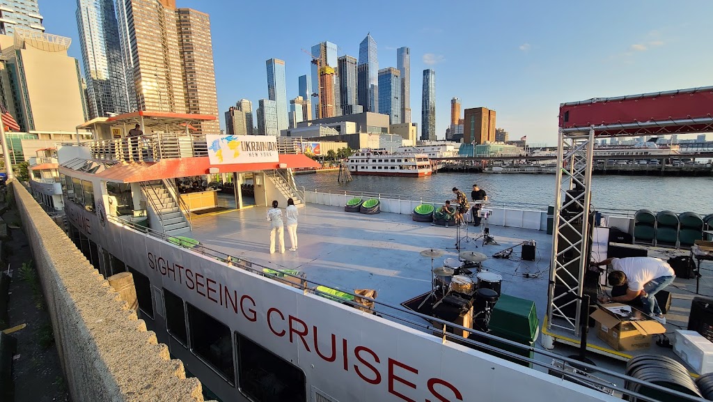 Circle Line Sightseeing Cruises | 83 North River Piers, W 42nd St, New York, NY 10036, USA | Phone: (212) 563-3200