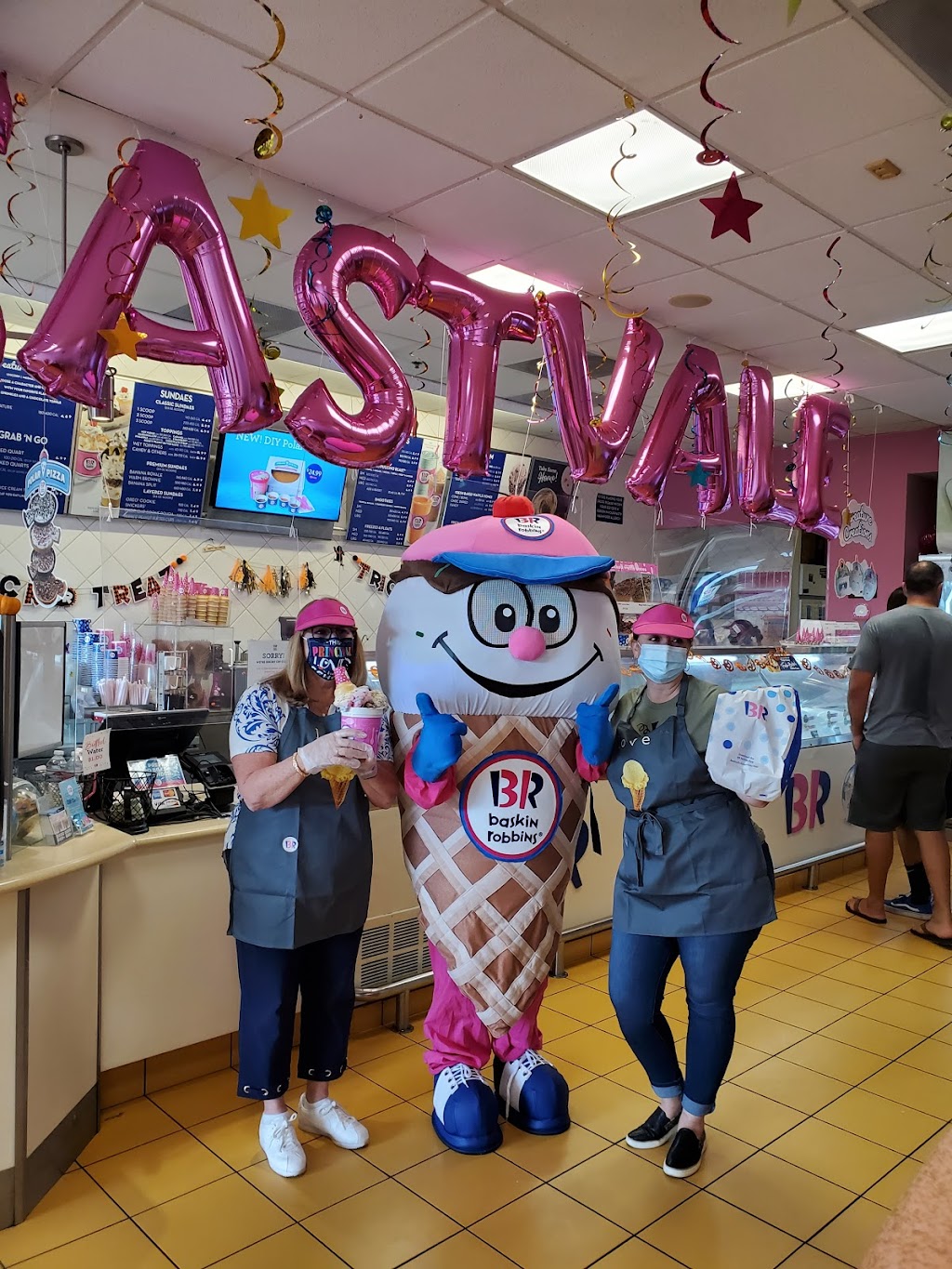 Baskin-Robbins | 7056 Archibald Ave, Eastvale, CA 92880, USA | Phone: (951) 371-3111