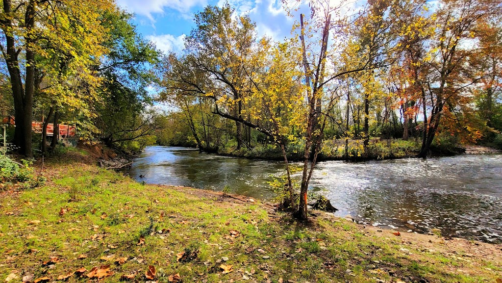 Yates Cider Mill | 1950 E Avon Rd, Rochester Hills, MI 48307, USA | Phone: (248) 651-8300