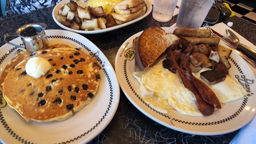 Daves Diner | 390 W Grove St, Middleborough, MA 02346, USA | Phone: (508) 923-4755