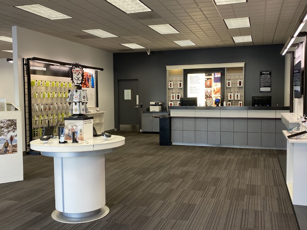 Verizon Authorized Retailer - Russell Cellular | 550 S Clovis Ave Ste 105, Fresno, CA 93727, USA | Phone: (559) 901-4744