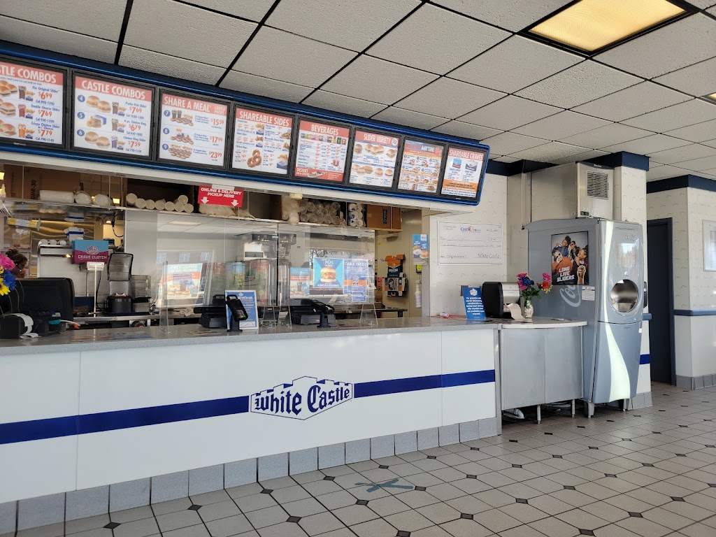 White Castle | 919 W Broadway Ave, Forest Lake, MN 55025, USA | Phone: (651) 982-1600