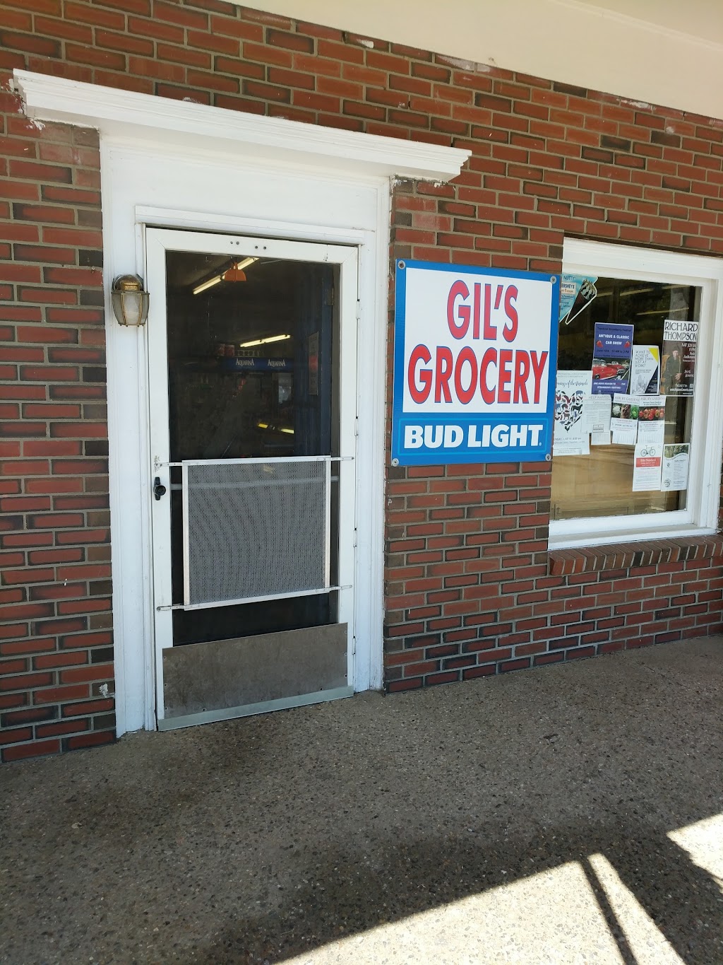 Gils Grocery | 30 Main St, Topsfield, MA 01983 | Phone: (978) 887-5921