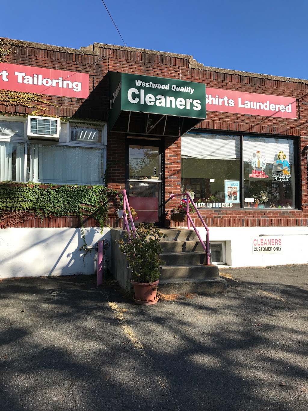 Westwood Quality Cleaners | 571 Broadway, Westwood, NJ 07675, USA | Phone: (201) 383-0735