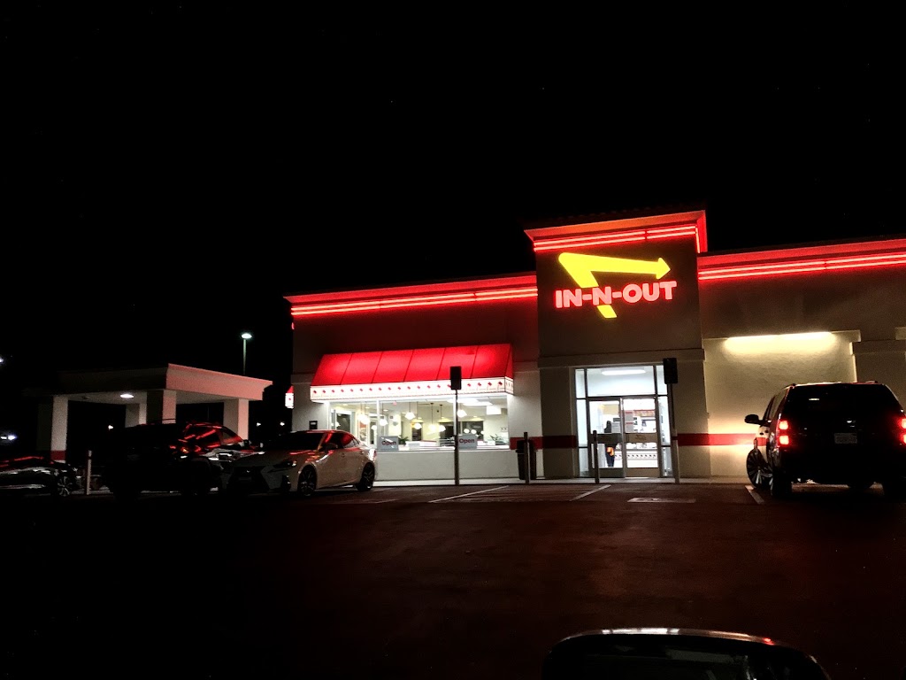 In-N-Out Burger | 450 Auto Center Dr, Corona, CA 92882, USA | Phone: (800) 786-1000