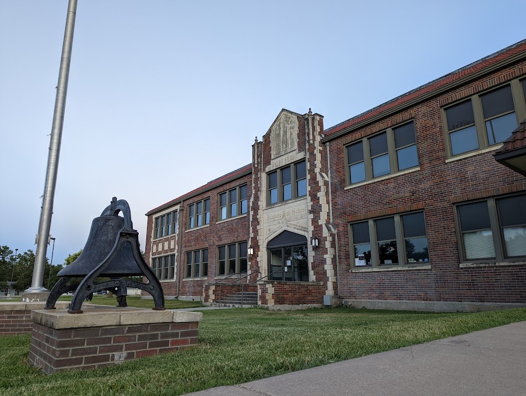 Hillsboro Middle High School | 400 E Grand Ave, Hillsboro, KS 67063, USA | Phone: (620) 947-3184