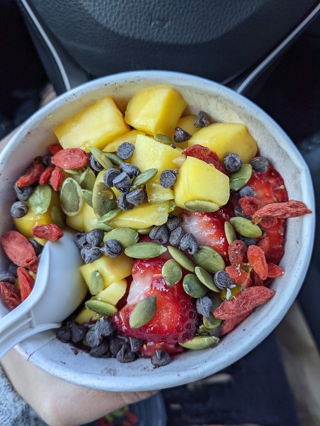 Ubatuba Acai - Woodland Hills | 5301 CA-27, Woodland Hills, CA 91364, USA | Phone: (818) 564-5507