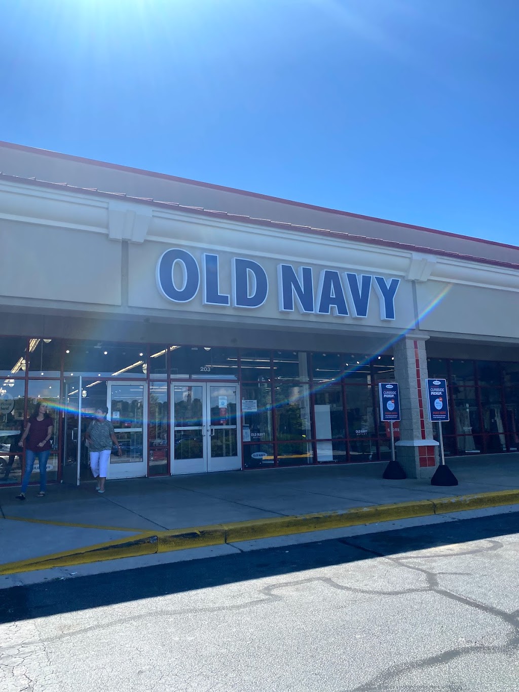 Old Navy Outlet | 1000 Tanger Dr #203, Locust Grove, GA 30248, USA | Phone: (770) 898-5938