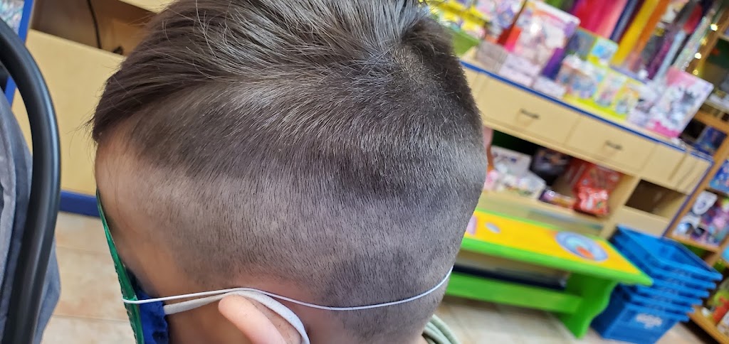 KidSnips Deerfield | 655 Deerfield Rd Ste 112, Deerfield, IL 60015, USA | Phone: (847) 374-8000