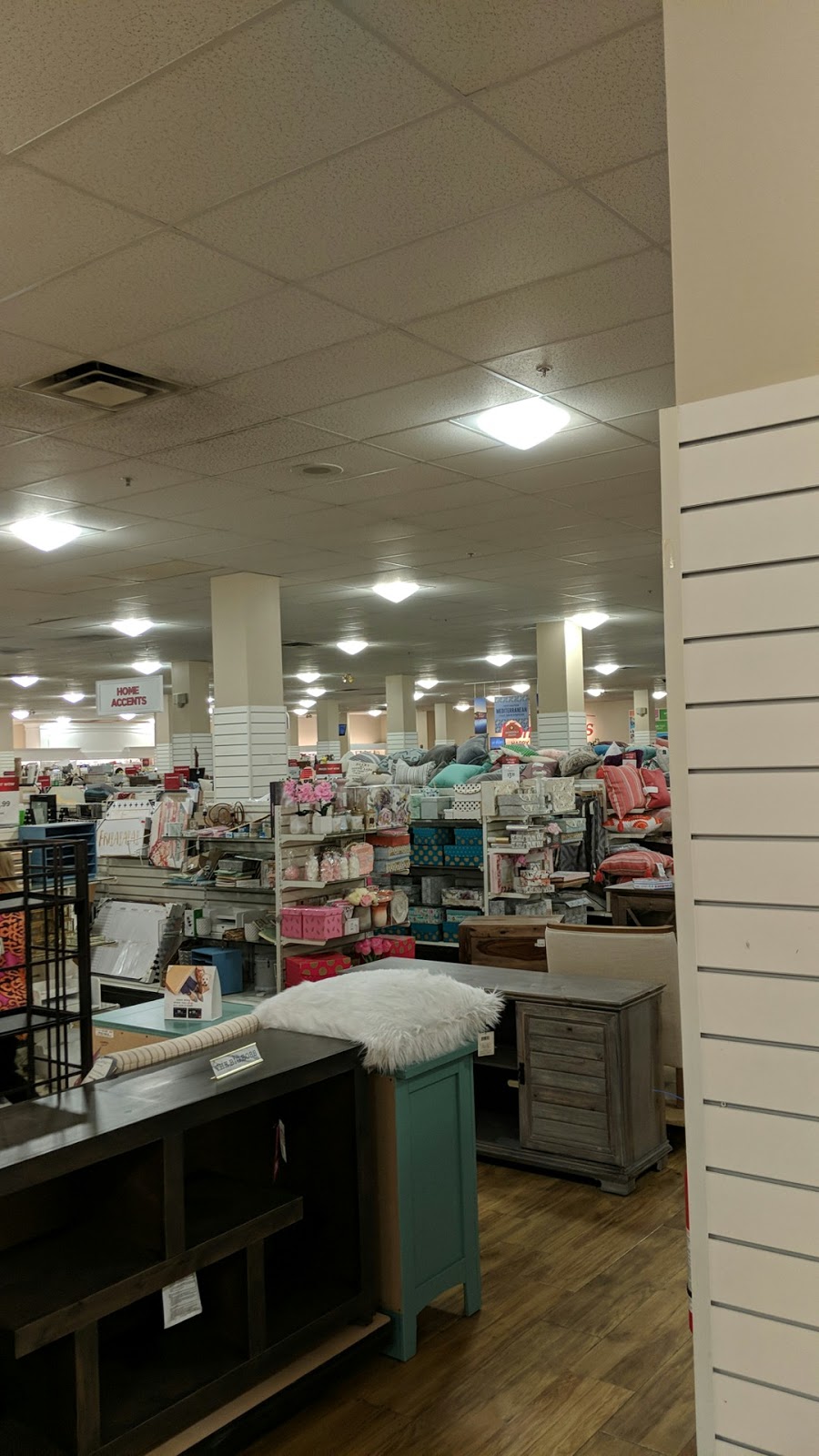 HomeGoods | 651 NJ-17, Paramus, NJ 07652, USA | Phone: (201) 612-9099