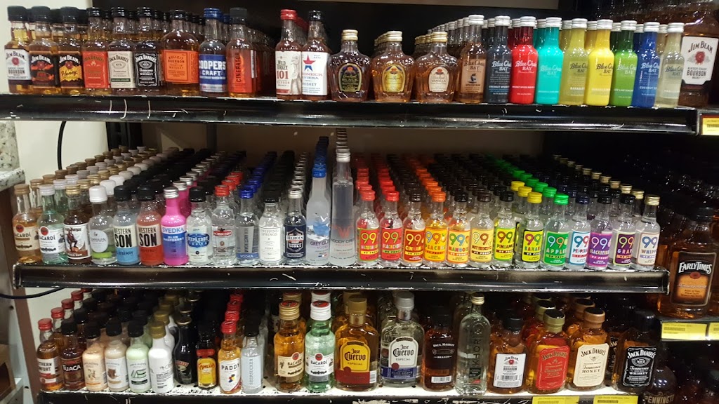 Favorite Liquors | 2570 Madison St, Clarksville, TN 37043, USA | Phone: (931) 368-9275