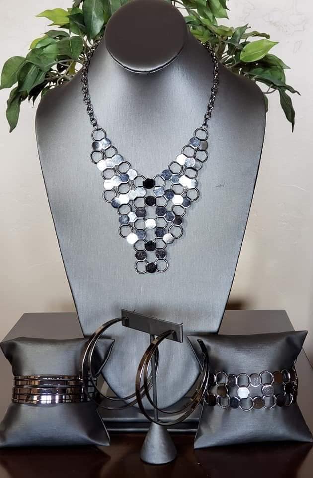 $5 Jewelry Box | Halifax Rd, Warrensville Heights, OH 44122, USA | Phone: (216) 399-5400