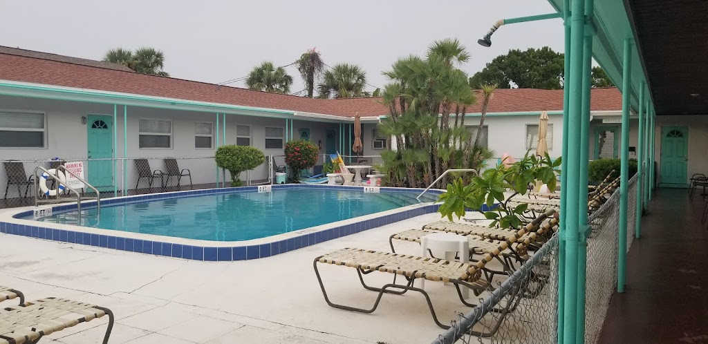 Sun Island Motel | 8301 Blind Pass Rd, St Pete Beach, FL 33706, USA | Phone: (727) 360-5724