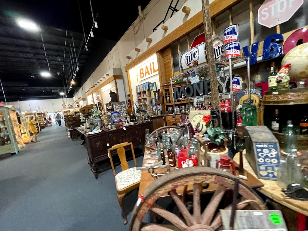 Cooper Street Antique Mall | 4905 S Cooper St Suite B, Arlington, TX 76017, USA | Phone: (817) 557-6215