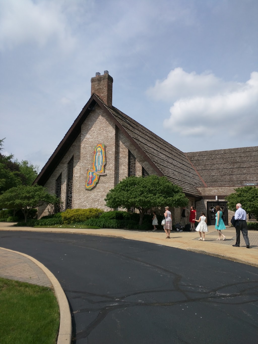St Bernadette Church | 2256 Clague Rd, Westlake, OH 44145, USA | Phone: (440) 734-1300