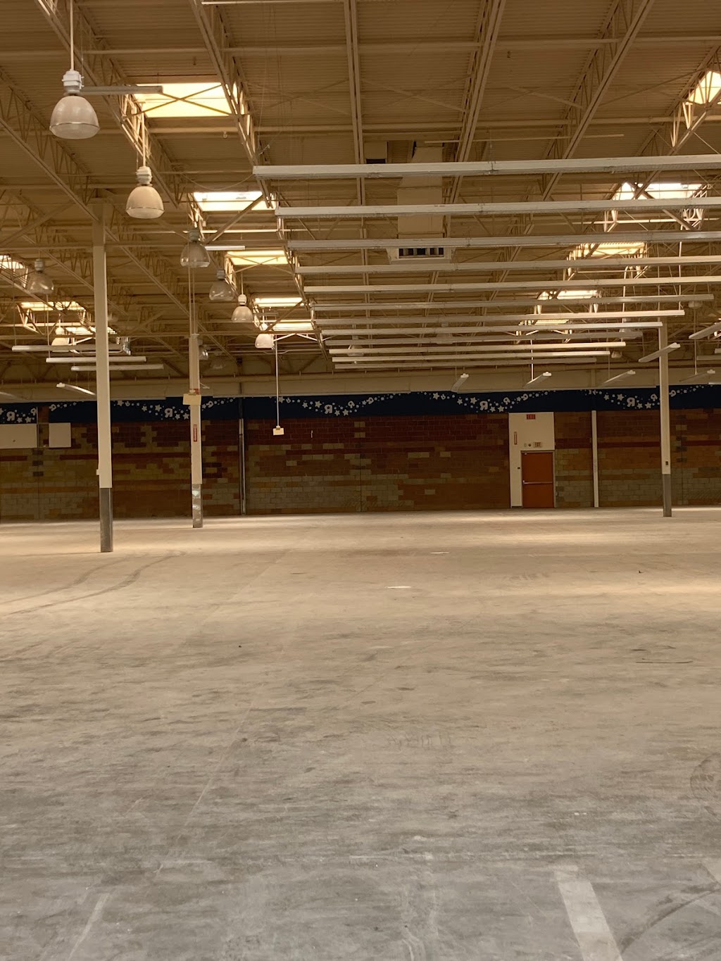 Old Navy | 1295 E 19th St, Upland, CA 91784, USA | Phone: (909) 522-3539