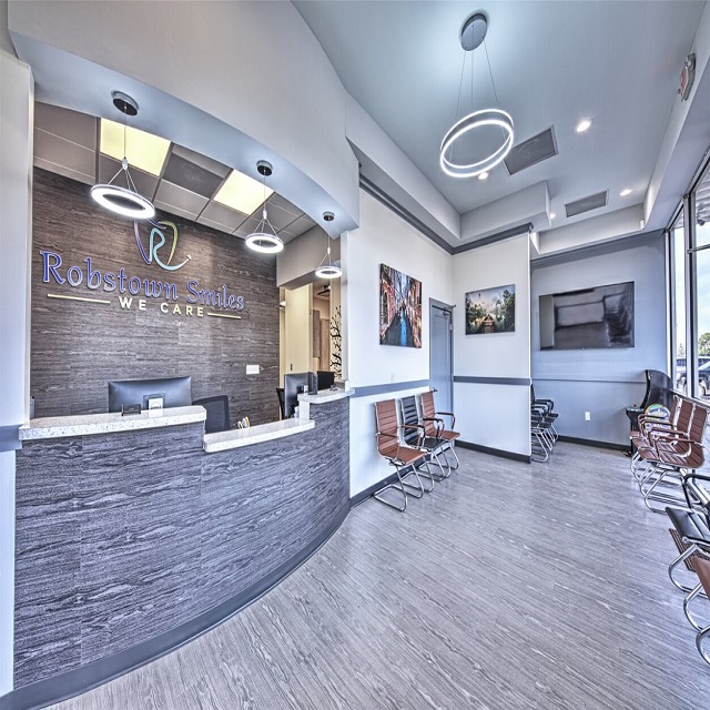 Robstown Smiles | 222 E Main Ave, Robstown, TX 78380, United States | Phone: (361) 933-0124