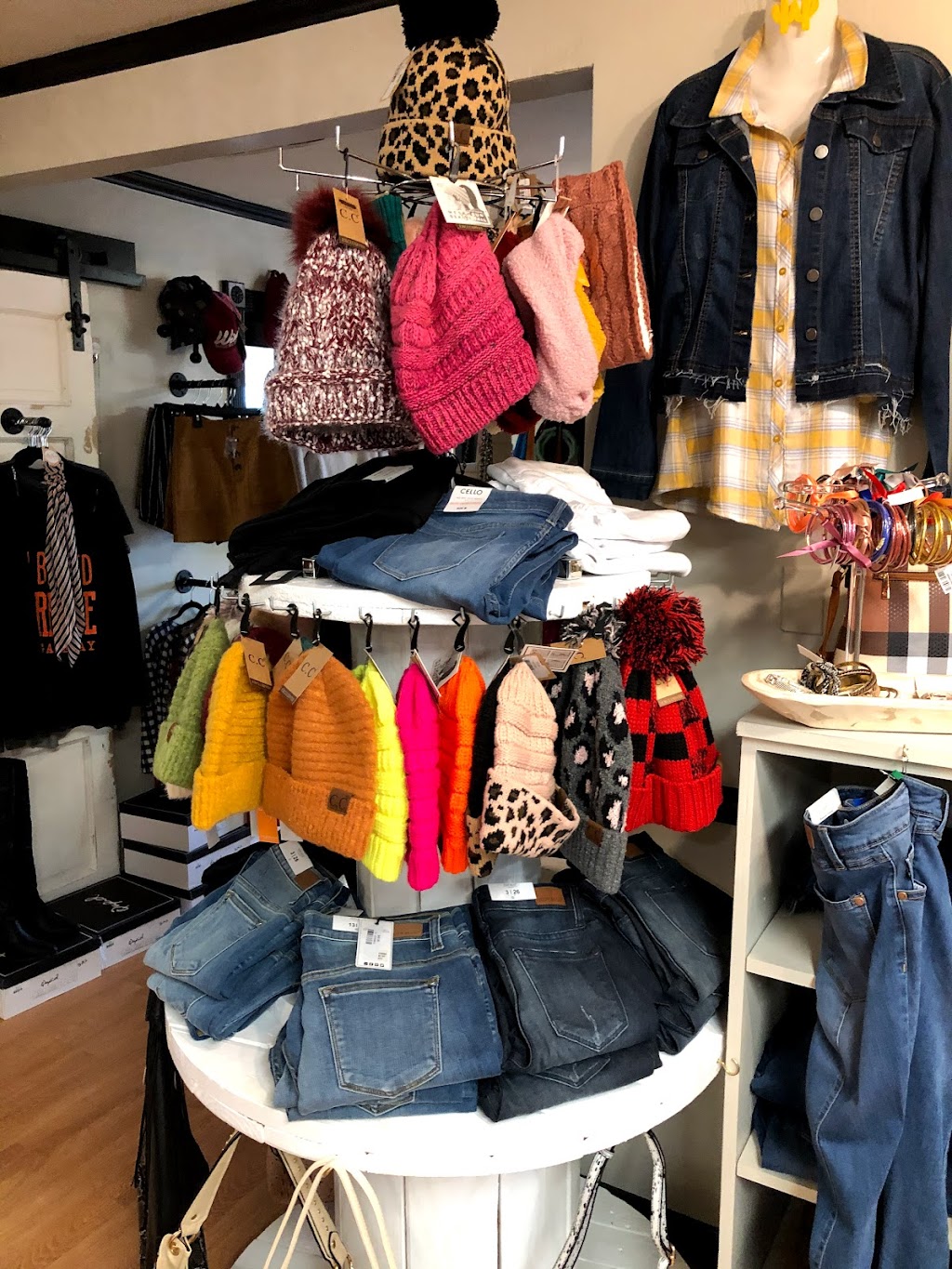 Little Tipsy Boutique | 501 S Goliad St, Rockwall, TX 75087, USA | Phone: (972) 979-0866