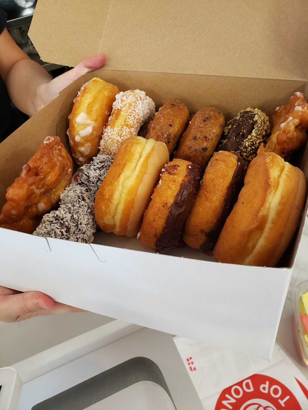 Top Donut | 1895 Lakeview Ave, Dracut, MA 01826, USA | Phone: (978) 455-2875