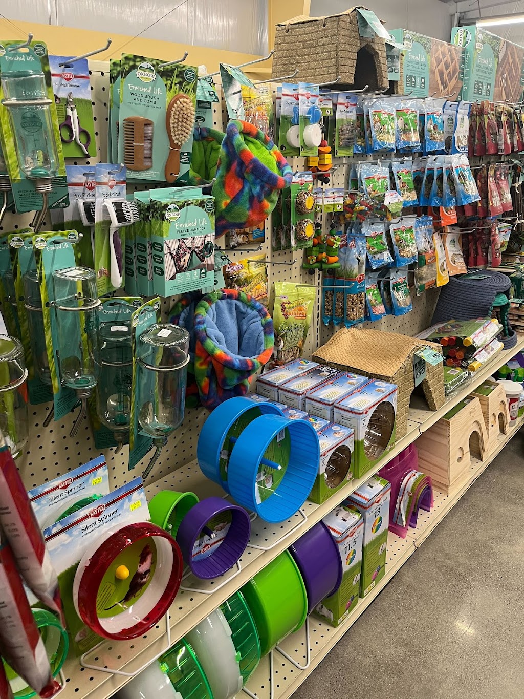 Wags to Wiskers Pet Supplies of Tecumseh | 1775 E Monroe Rd, Tecumseh, MI 49286, USA | Phone: (517) 815-1113