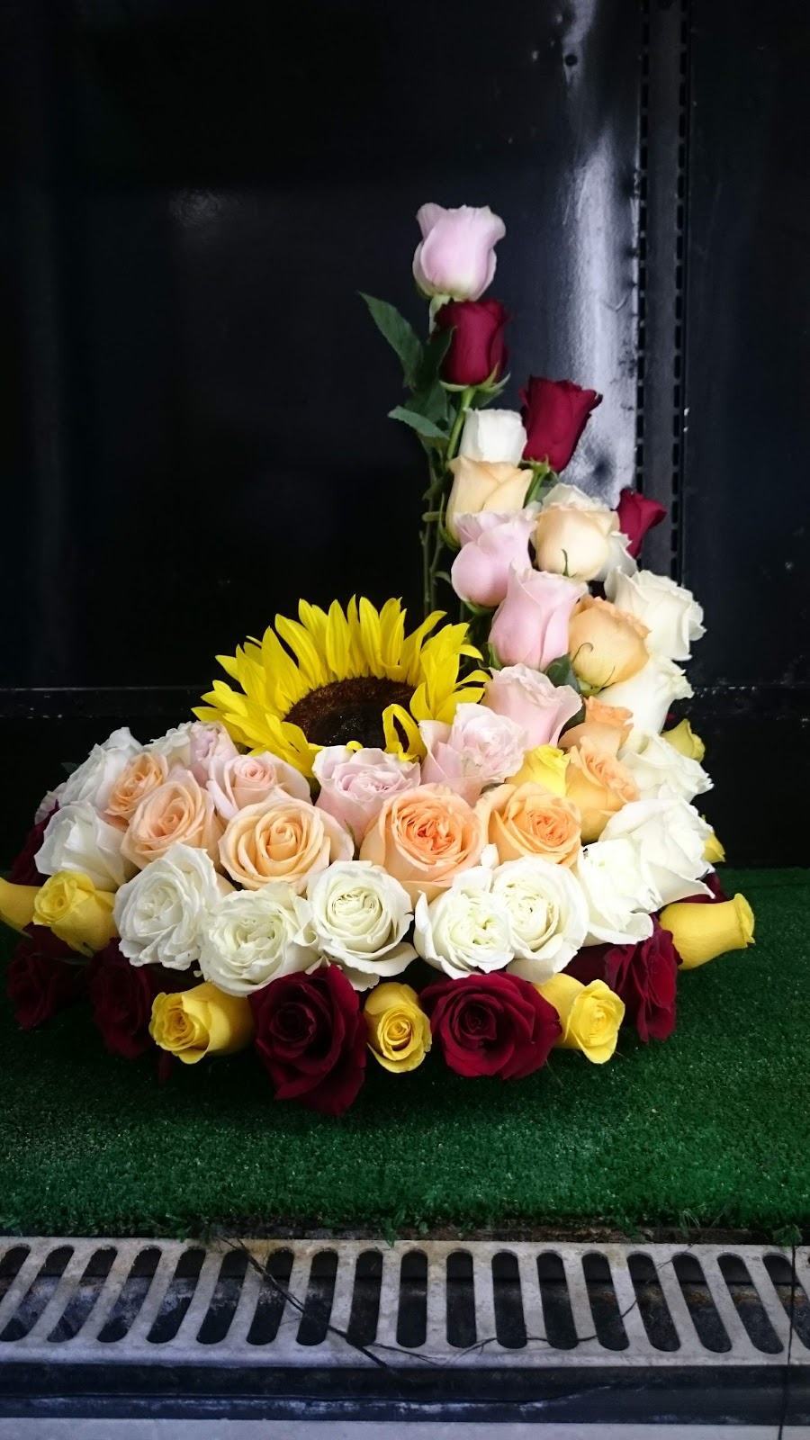 Four Seasons Flowers & Designs LLC | 3309 W Cypress St, Tampa, FL 33607, USA | Phone: (813) 277-8337