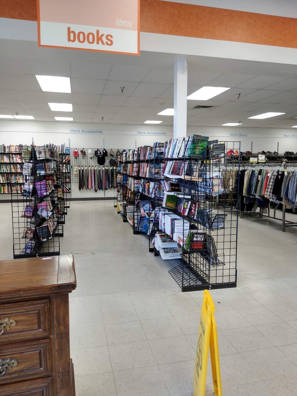 Goodwill Store and Donation Center | 2039 W Guadalupe Rd, Mesa, AZ 85202, USA | Phone: (480) 777-3440
