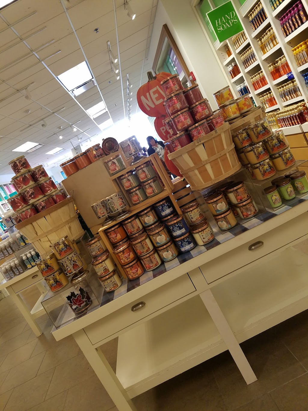 Bath & Body Works | 3360 Fairlane Dr, Allen Park, MI 48101, USA | Phone: (313) 271-0714